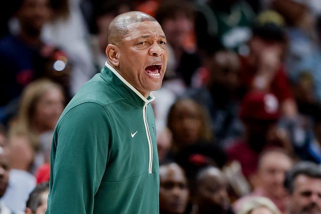 东契奇三双独行侠擒猛龙7连胜 活塞力克尼克斯